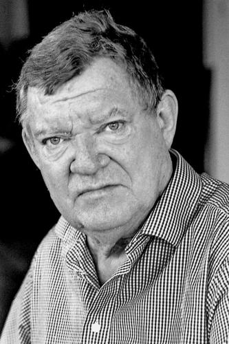 Robert Hughes 2