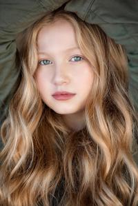 Abigail Zoe Lewis 1034