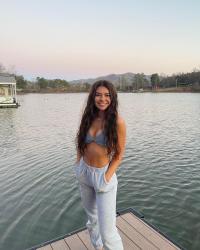 Leela Owen 1084