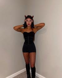 Leela Owen 1123
