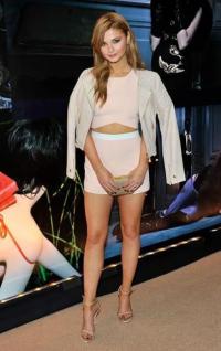 Stefanie Scott 1042