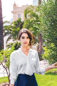 Adelaide Kane 1012