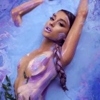 Ariana Grande 1088
