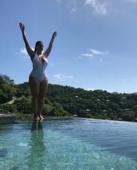 Ashley Graham 1048