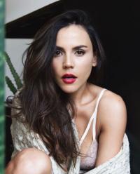 Carolina Gaitán 1055