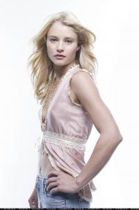 Emilie de Ravin 1048