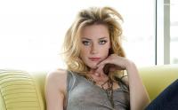 Fiona Dourif 1003