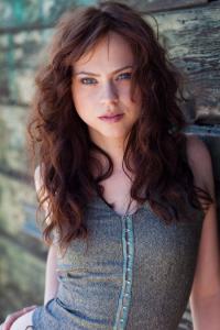 Fiona Dourif 1093