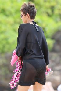 Halle Berry 1143