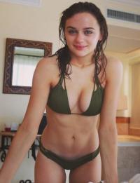 Joey King 1033