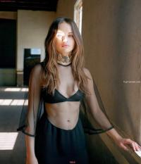Joey King 1273