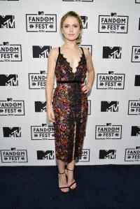 Rose McIver 1056